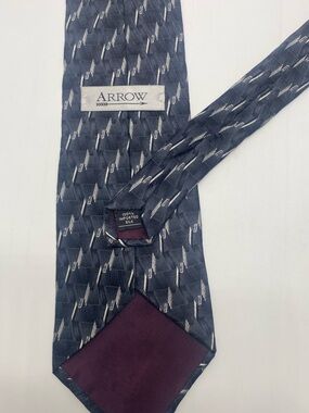 Vintage Arrow Men's Navy 100% Silk Tie with Silver Accent Pattern # 0024